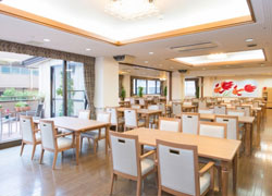 SOMPOケアラヴィーレ堀之内のダイニング(食堂)