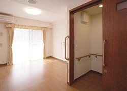 そんぽの家茶屋が坂の居室